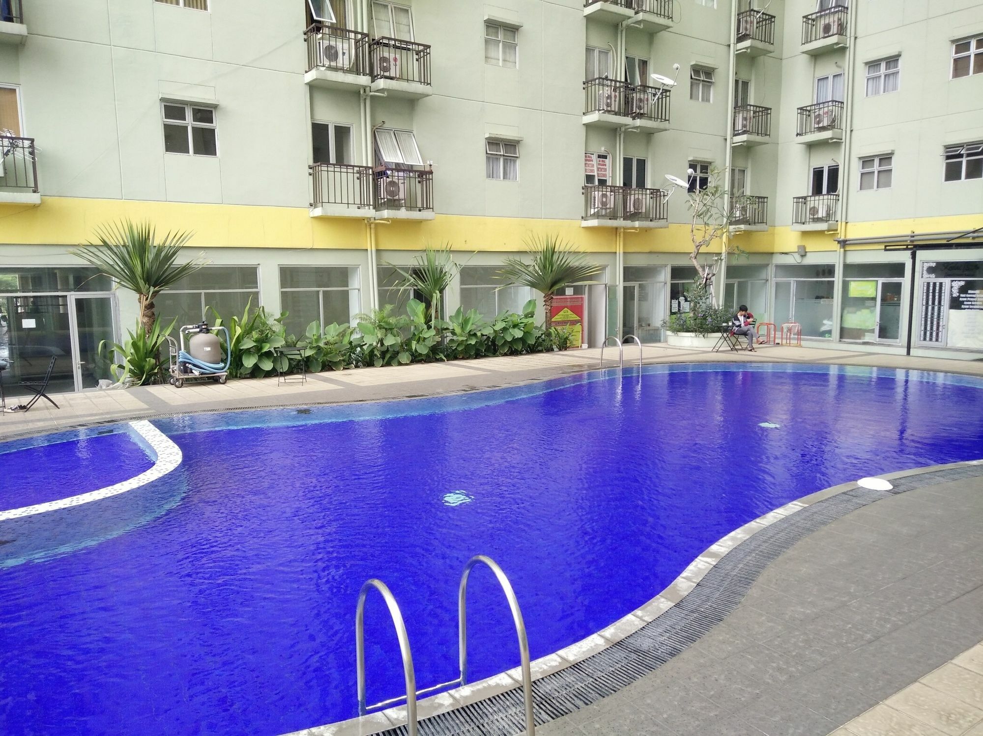 The Suites Metro Apartment - Putri Бандунг Экстерьер фото